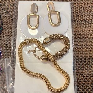 Elegant Gold Jewelry Set for Women